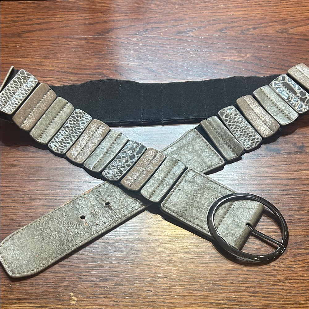 Vintage Buckle Brand Beige & Gray Stretchy Belt